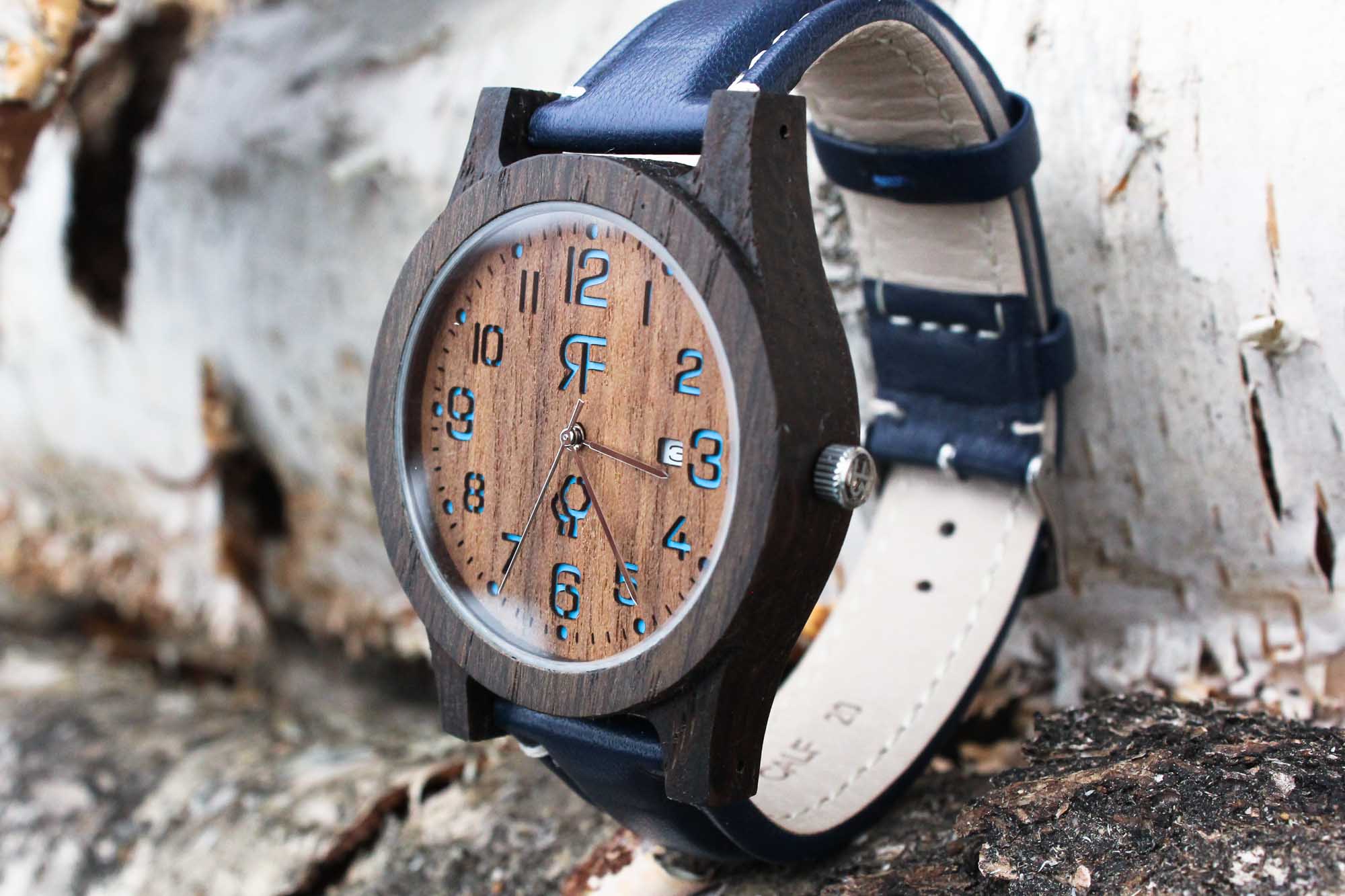 Zegarek drewniany Realforest Classic Czarny Dąb - Orzech amerykański - niebiesk