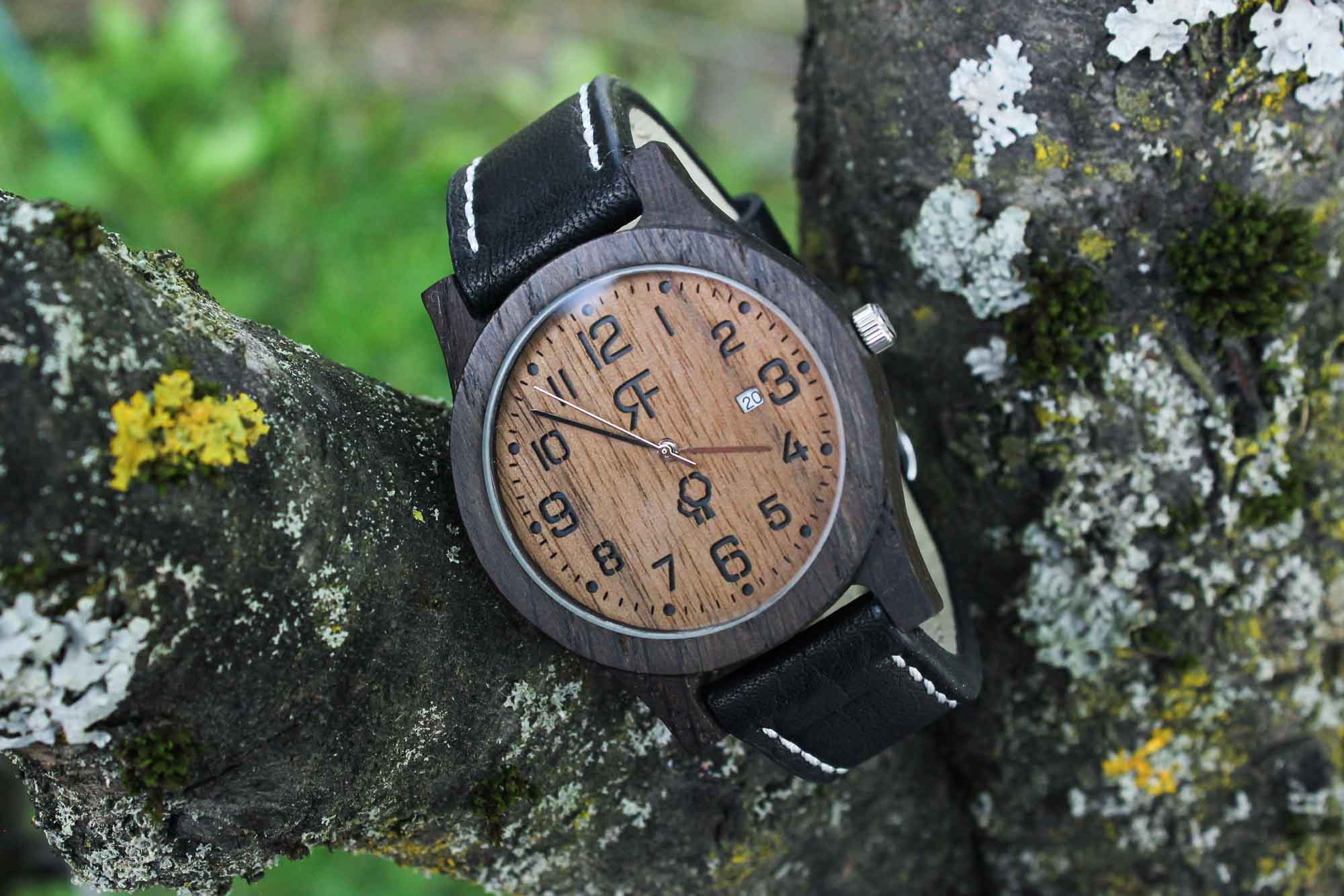 Zegarek drewniany Realforest Classic Czarny Dąb - Orzech amerykański