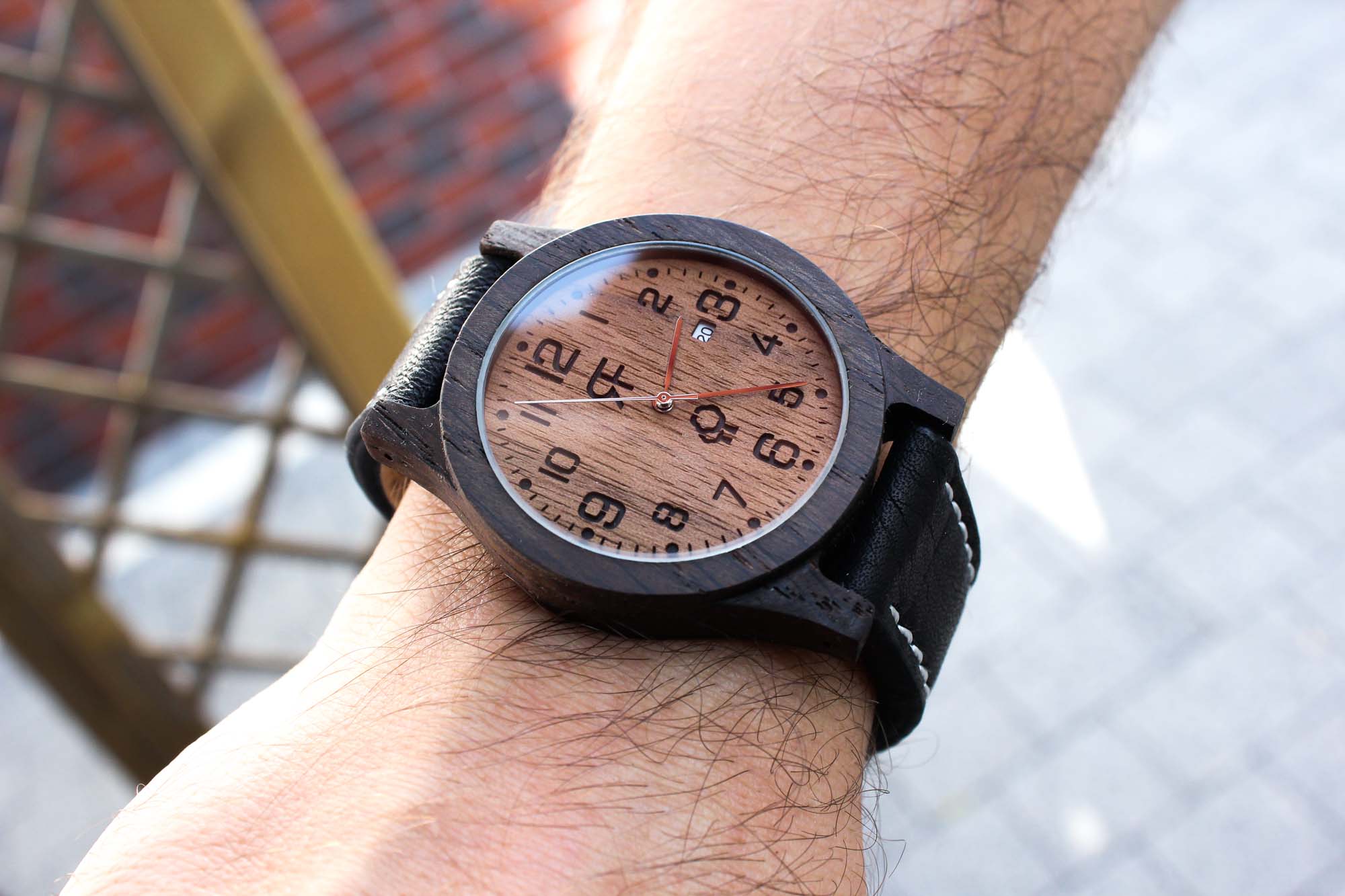 Zegarek drewniany Realforest Classic Czarny Dąb - Orzech amerykański