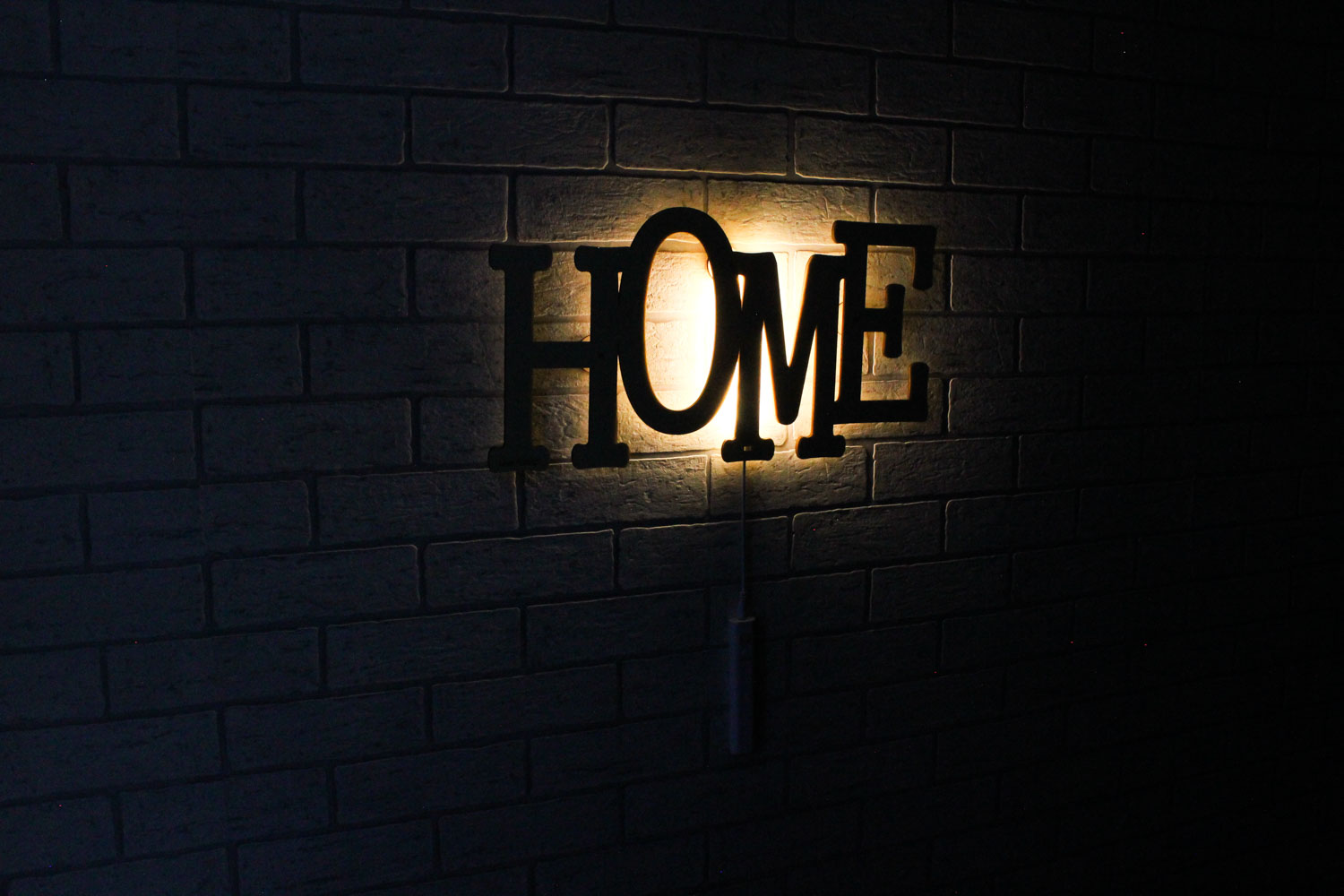 Dekoracyjna drewniana lampka nocna - Home