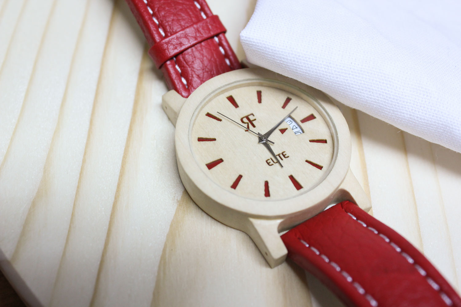  Jak dbać o drewniany zegarek?